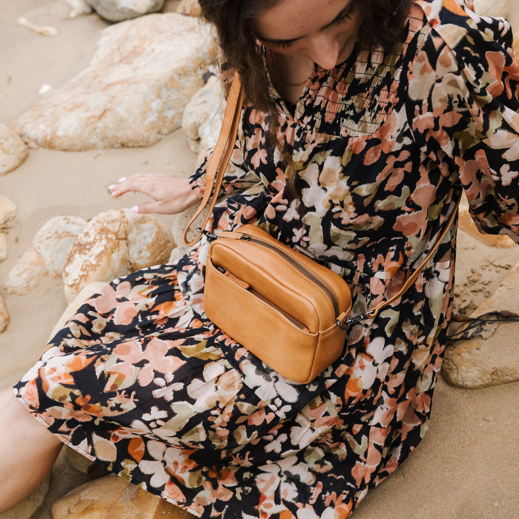 Head in the clouds bag – Dusky Robin Leather